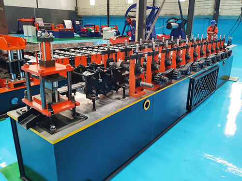 Roller shutter forming machine