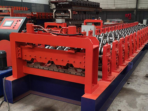 Steel floor deck roll forming machine