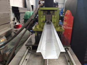 Omega furring channel roll forming machine for ceiling