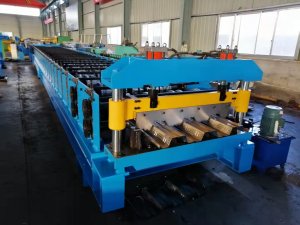Metal floor decking roll forming machine for America customer